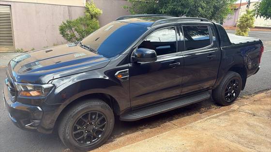 FORD RANGER 2.2 BLACK 4X2 CD 16V DIESEL 4P AUTOMÁTICO